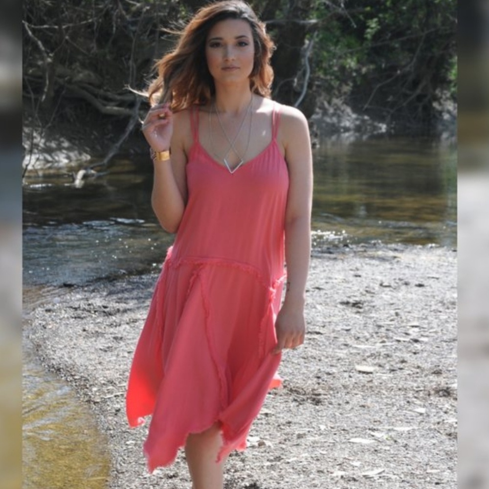 Lyric Midi Dress Strappy V Neck Sharkbite Hem Cotton Blend Coral Siz Med NWT